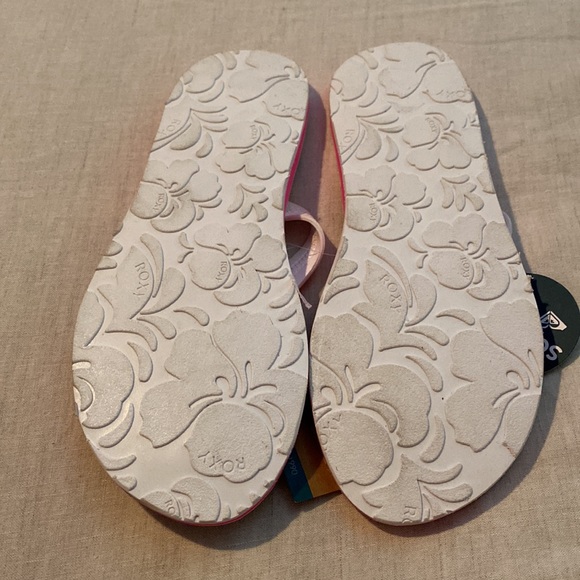 NEW Roxy Rainbow Striped Sandals - Picture 6 of 7